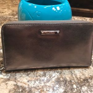 Stella & Dot zippered wallet